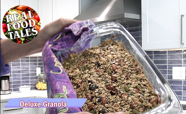 Deluxe Granola